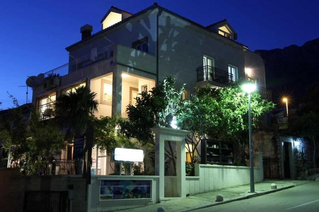 Apartments By The Sea Makarska - 15200 Exterior foto