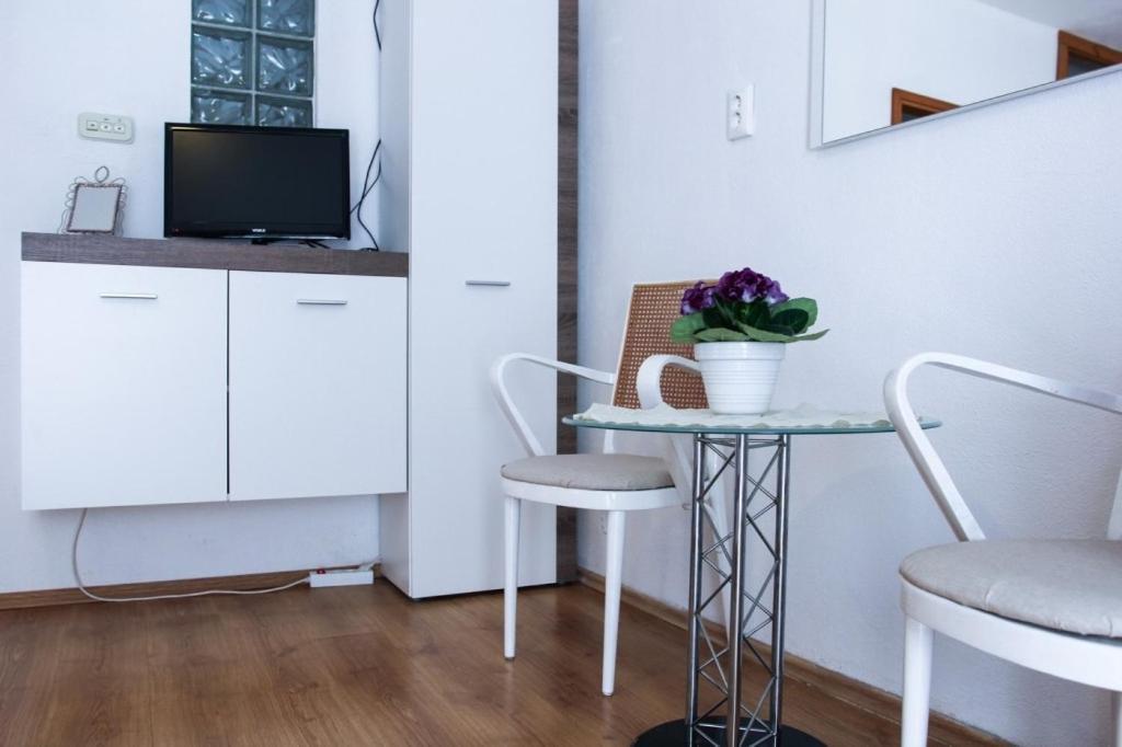 Apartments By The Sea Makarska - 15200 Exterior foto